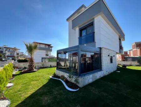 Fully Detached 3 In 1 Modern And Comfortable Duplex Villa In Akarca, Seferihisar