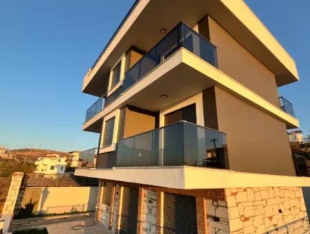 5 In 1, Brand New Villa With Detached Pool, Sea View, Large Garden And Beach In Akarca