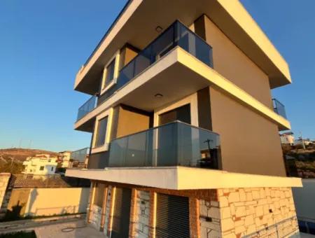 5 In 1, Brand New Villa With Detached Pool, Sea View, Large Garden And Beach In Akarca