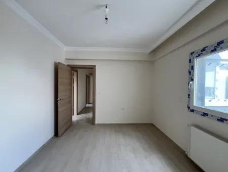 Behind Seferihisar Stadium, 2 1, Apartment For Sale With Separate Kitchen, Indoor Parking, 90 M² Usage Area!