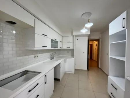 Comfortable 3 1 Apartment For Rent In Seferihisar Hidirlik Neighborhood