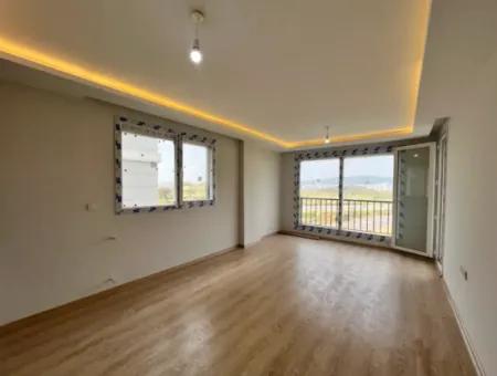 Unique New Apartment With Modern Design And Central Location In Seferihisar Gözsüzler