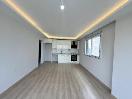 Unique New Apartment With Modern Design And Central Location In Seferihisar Gözsüzler