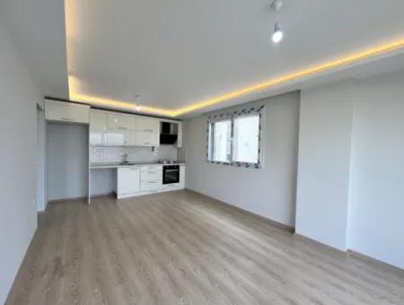 Unique New Apartment With Modern Design And Central Location In Seferihisar Gözsüzler