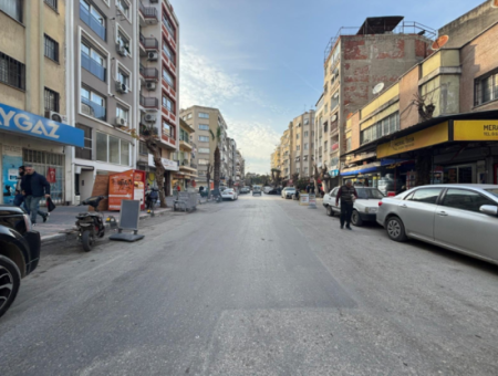 Shop For Rent On Akıncılar Street In Alsancak Karhramanlar!