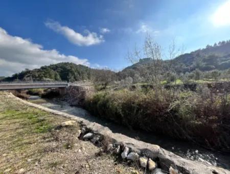 Stone House And Olive Grove In 1800 M² Plot In Seferihisar Kavakdere