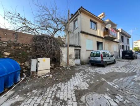 Land Zoned Near Mehmet İzdal Primary School In Seferihisar Hidirlik