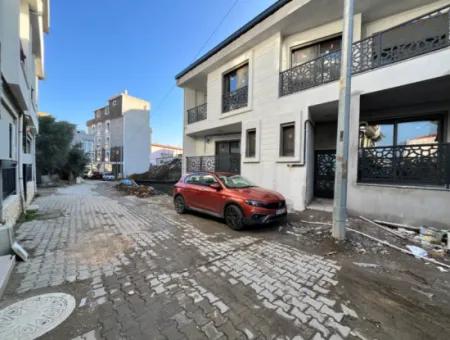 Land Zoned Near Mehmet İzdal Primary School In Seferihisar Hidirlik