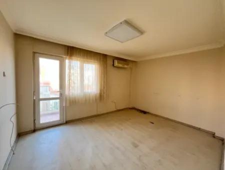 Large Apartment For Rent On The Main Street In The City Center Of Seferihisar!