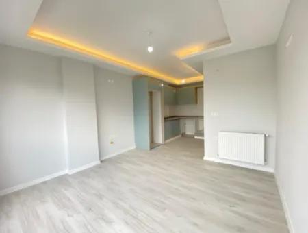 Spacious And Comfortable Apartment In Seferihisar Çolakibrahimbey Neighborhood