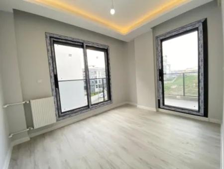 Spacious And Comfortable Apartment In Seferihisar Çolakibrahimbey Neighborhood