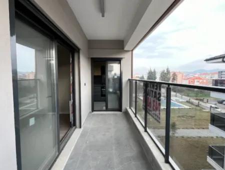 3 1 Mezzanine Spacious Apartment In Seferihisar Camikebir Neighborhood With Garden, Pool And Security!