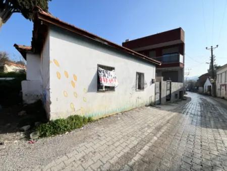 Peaceful Village House In Seferihisar Ulamış – A Life Intertwined With Nature