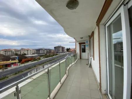 Spacious And Comfortable 2 1 Apartment For Sale In The Center Of Seferihisar