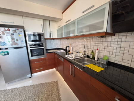 2 1 100M2 Apartment For Rent In Konak Karataş!