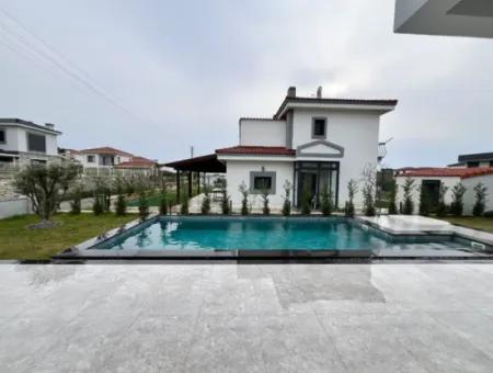 Detached, Pool, Comfortable Life In Seferihisar Hidirlik