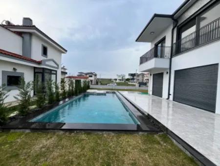 Detached, Pool, Comfortable Life In Seferihisar Hidirlik