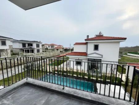 Detached, Pool, Comfortable Life In Seferihisar Hidirlik