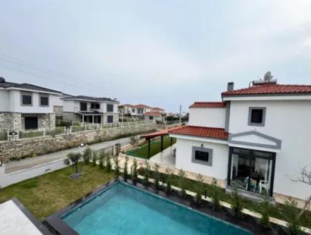 Detached, Pool, Comfortable Life In Seferihisar Hidirlik