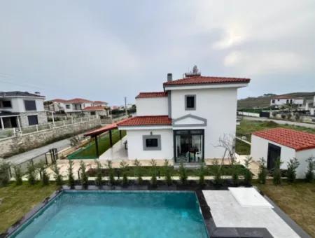 Detached, Pool, Comfortable Life In Seferihisar Hidirlik