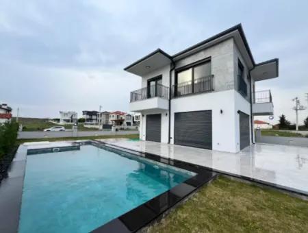 Detached, Pool, Comfortable Life In Seferihisar Hidirlik