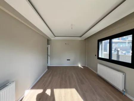 2 1 Brand New Apartment With Separate Kitchen In A Complex With Garden, Pool And Security In Seferihisar Camikebir Neighborhood