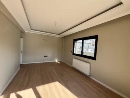 2 1 Brand New Apartment With Separate Kitchen In A Complex With Garden, Pool And Security In Seferihisar Camikebir Neighborhood