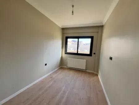 2 1 Brand New Apartment With Separate Kitchen In A Complex With Garden, Pool And Security In Seferihisar Camikebir Neighborhood