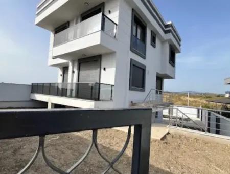 6 1 New Villa With Pool In Seferihisar Akarca