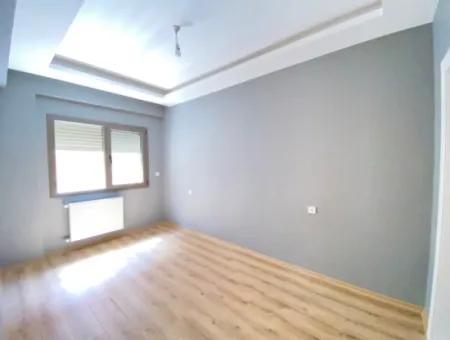 2 1 Apartment For Sale With En-Suite Bathroom In Seferihisar Hidirlik Neighborhood