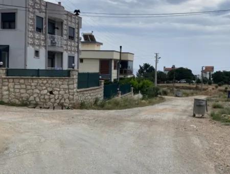 275 M2 Land For Sale Suitable For Investment With Zoning Close To Seferihisar Akarca Road