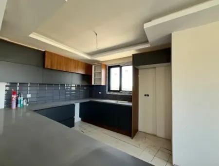 4 2 Nature View Villa For Sale In Güzelçiftlik Complex In Renovation Zero Condition