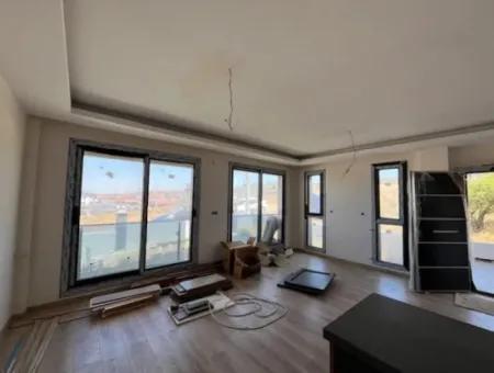 4 2 Nature View Villa For Sale In Güzelçiftlik Complex In Renovation Zero Condition