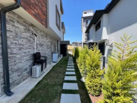 4 In 1 Villa With Garden With Zero Terrace In Çolakibrahim