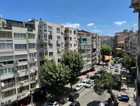 Spacious With Fully Renovated Mezrat Elevator On The Street In Güzelyali