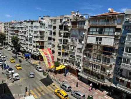 Spacious With Fully Renovated Mezrat Elevator On The Street In Güzelyali