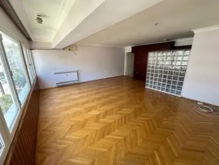 Spacious With Fully Renovated Mezrat Elevator On The Street In Güzelyali