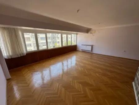 Spacious With Fully Renovated Mezrat Elevator On The Street In Güzelyali