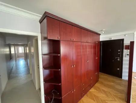 Spacious With Fully Renovated Mezrat Elevator On The Street In Güzelyali