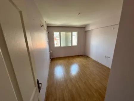 Spacious With Fully Renovated Mezrat Elevator On The Street In Güzelyali