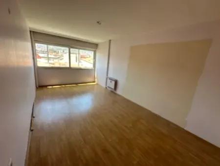 Spacious With Fully Renovated Mezrat Elevator On The Street In Güzelyali