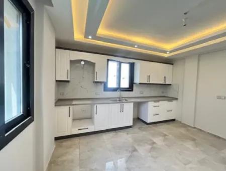 3 In 1 Brand New Villa With Closed Kitchen In Seferihisar Center