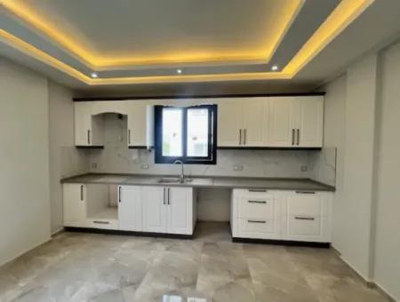 3 In 1 Brand New Villa With Closed Kitchen In Seferihisar Center