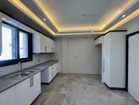 3 In 1 Brand New Villa With Closed Kitchen In Seferihisar Center