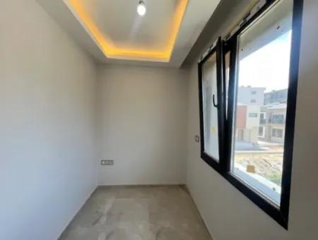 3 In 1 Brand New Villa With Closed Kitchen In Seferihisar Center