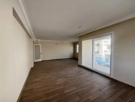 Near Seferihisar Courthouse, Corner Location, 175M2, Apartment For Sale With Closed Kitchen