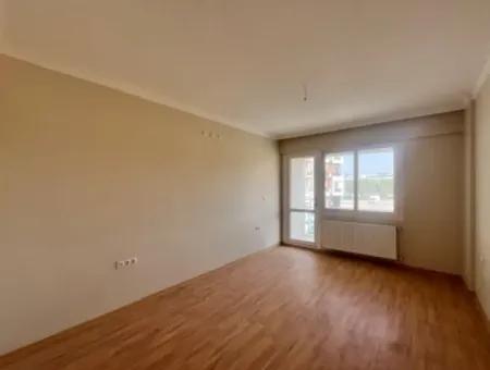 Near Seferihisar Courthouse, Corner Location, 175M2, Apartment For Sale With Closed Kitchen