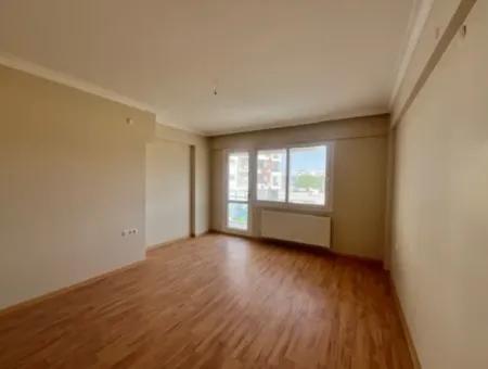 Near Seferihisar Courthouse, Corner Location, 175M2, Apartment For Sale With Closed Kitchen