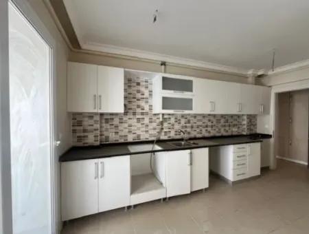 Near Seferihisar Courthouse, Corner Location, 175M2, Apartment For Sale With Closed Kitchen