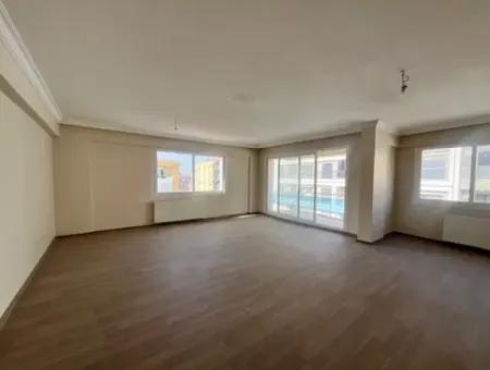 Near Seferihisar Courthouse, Corner Location, Duplex, 280M2, Apartment For Sale With Closed Kitchen